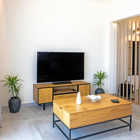 Blue Sea Benitses - Beachfront Appartement