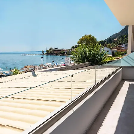 Blue Sea Benitses - Beachfront Appartement Benitses (Corfu)